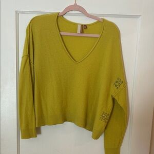 Anthropologie Chartreuse 100% Cashmere Cropped V-Neck Sweater